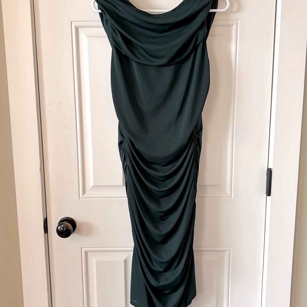 Bcbg Maxazria Size Large A Deep Emerald Green Dre… - image 1